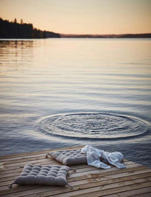 Уютная атмосфера с видом на озеро 10