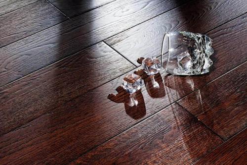 Ламинат для кухни, какой выбрать. Ламинат на кухню: особенности выбора напольного покрытия