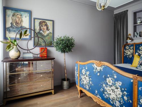 Чем лучше красить потолки в комнатах. Типы красок для потолка 03