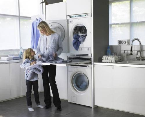 Где сушить белье в квартире красиво? [5 нестандартных решений] 14