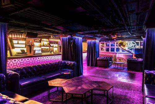 Дизайн гостинной в доме. Гостиная в частном доме – интересные идеи дизайна и оформления гостевой комнаты (125 фото)