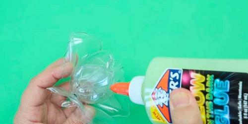 Искусственные цветы из пластиковых бутылок своими руками. Цветы из пластиковых бутылок своими руками – пошаговый мастер-класс для начинающих