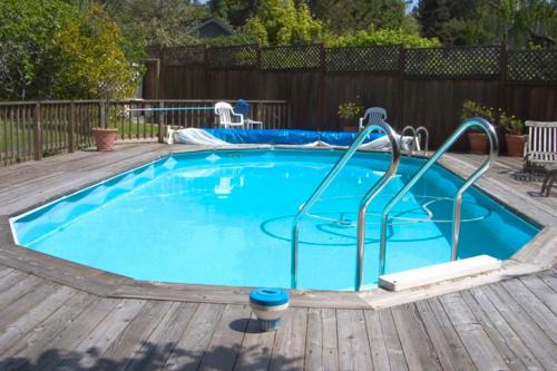 Каркасный бассейн во дворе. Бассейн во дворе: что нужно знать перед началом строительства