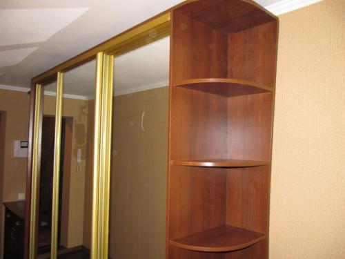 Шкаф в нишу в коридоре. Шкаф в прихожую – преимущества использования и экономия пространства. 95 фото дизайнерских хитростей