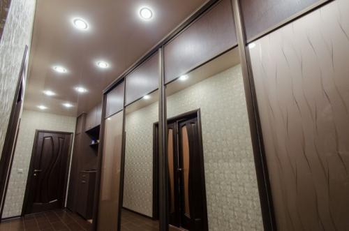 Шкаф в нишу в коридоре. Шкаф в прихожую – преимущества использования и экономия пространства. 95 фото дизайнерских хитростей