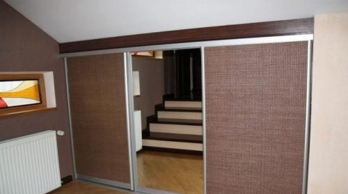 Шкаф в глубокой нише. Встроенный в нишу шкаф-купе