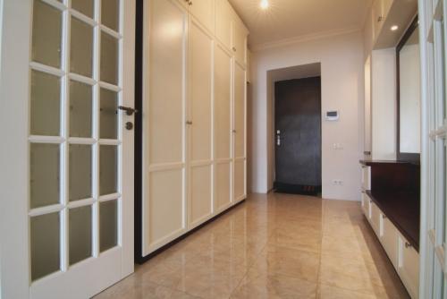 Шкаф в нишу в коридоре. Шкаф в прихожую – преимущества использования и экономия пространства. 95 фото дизайнерских хитростей