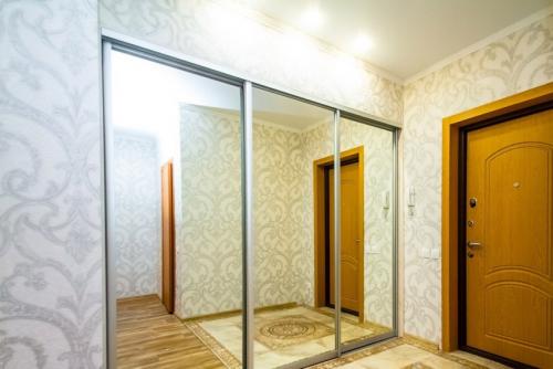 Шкаф в нишу в коридоре. Шкаф в прихожую – преимущества использования и экономия пространства. 95 фото дизайнерских хитростей