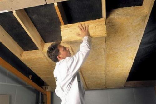 Чем утеплить потолок на чердаке. Как нам утеплить потолок правильно?