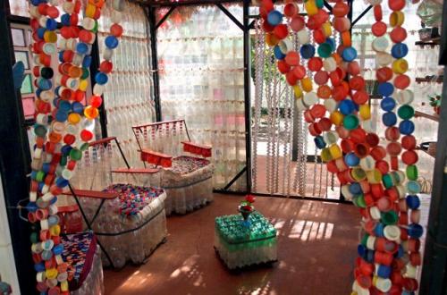 Поделки из пластиковых бутылок для дачи, сада и огорода: идеи, схемы и мастер-классы