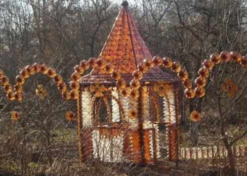 Поделки из пластиковых бутылок для дачи, сада и огорода: идеи, схемы и мастер-классы