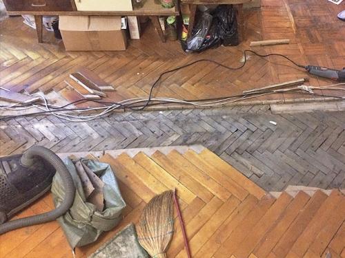 Что делать если паркет поднялся после потопа. Ремонт паркета после залива водой