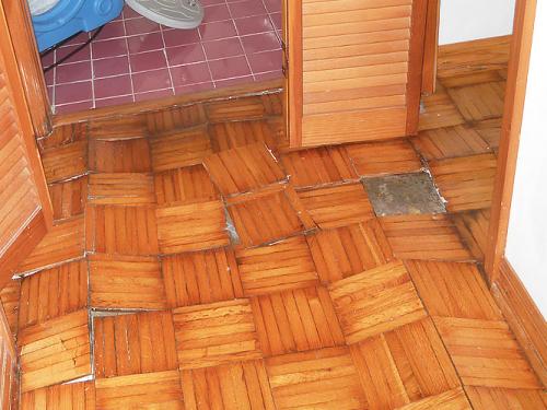 Что делать если паркет поднялся. Что делать, если вздулся паркет от воды — есть решение