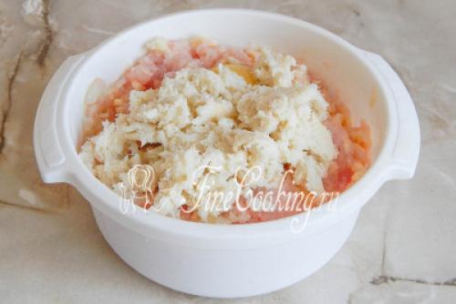 Что добавить в куриный фарш для котлет. Готовим котлетки из куриного фарша с картофелем 10