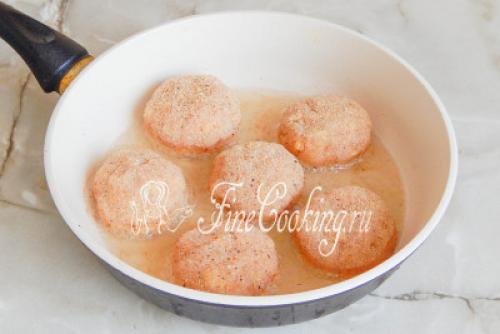 Что добавить в куриный фарш для котлет. Готовим котлетки из куриного фарша с картофелем 13