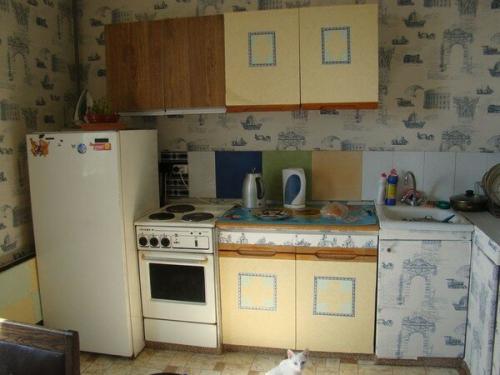 Как привести квартиру в порядок без денег. УБИТАЯ КВАРТИРА. Как привести в порядок кухню перед продажей без особых вложений.