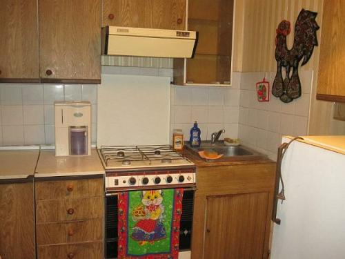 Как привести квартиру в порядок без денег. УБИТАЯ КВАРТИРА. Как привести в порядок кухню перед продажей без особых вложений.