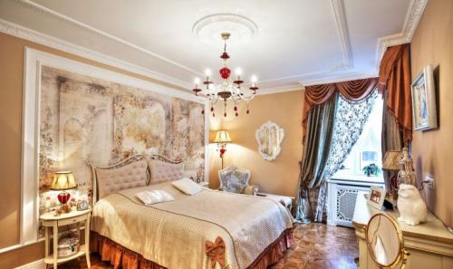 Рисунок на стене в гостинной. Роспись стен в интерьере — варианты красивого оформления на 70 фото