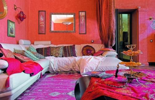 В индийском стиле комната. Мебель и аксессуары 08