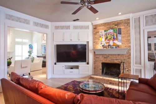 Можно ли вешать телевизор над камином 10 Можно ли вешать телевизор над камином 10