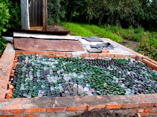 Баня из пластиковых бутылок. Этапы работ по утеплению пола в бане