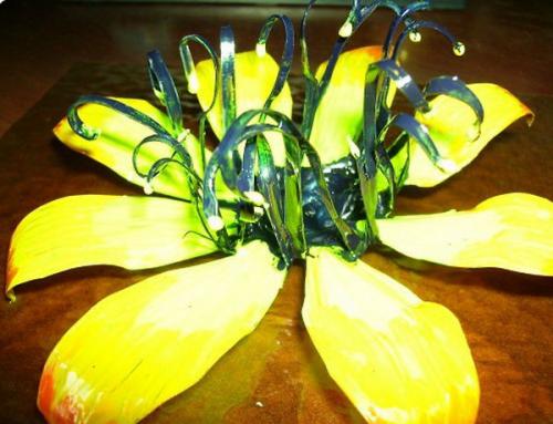 Большие цветы из пластиковых бутылок. Как сделать цветы из пластиковых бутылок? 4 мастер-класса с фото