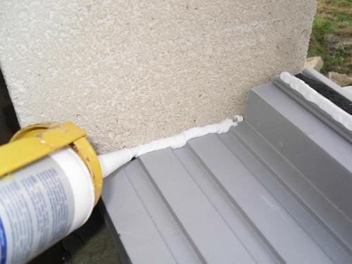 Герметик для окон снаружи. Каждой подложке – свой силиконовый герметик