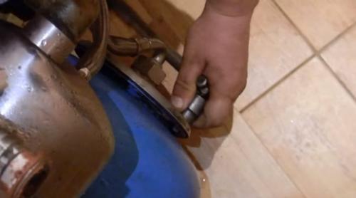 Как поменять грушу на насосной станции. Основные типы неисправностей и способы их устранения 08