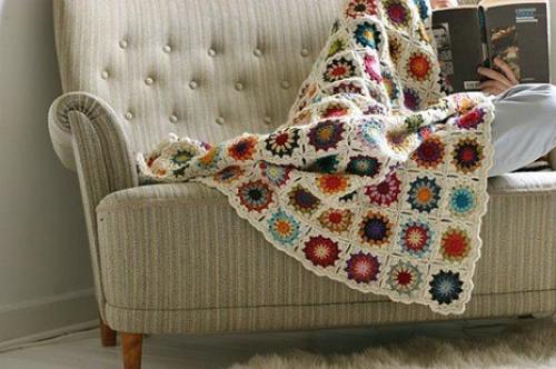 Вязаные одеяла в интерьере 01