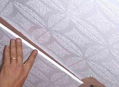 Почему потолочная плитка не приклеивается. Как клеить потолочную плитку, что бы она не отпала