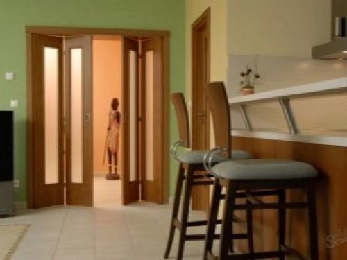 Двери сделать своими руками. Подбираем материал: особенности различной древесины 02