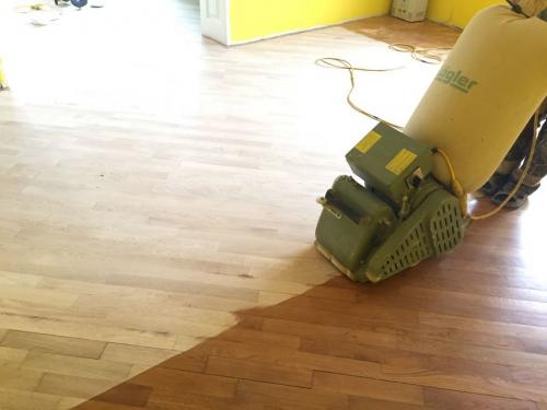 Как обновить старый крашеный пол. Как быстро обновить старый деревянный пол