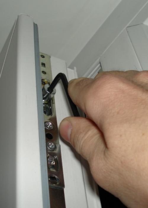 Какой уплотнитель для пластиковых окон лучше серый или черный. Разновидности уплотнителей для пластиковых окон 02 Какой уплотнитель для пластиковых окон лучше серый или черный. Разновидности уплотнителей для пластиковых окон 02