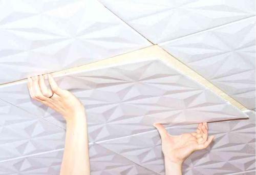 Почему потолочная плитка не приклеивается. Как клеить потолочную плитку, что бы она не отпала