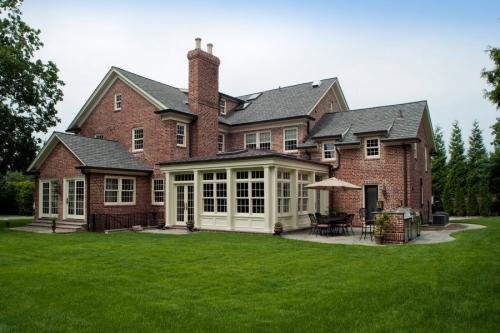 Современный кирпичный дом. Дом из кирпича — лучшие типовые дизайн-проекты. 150 фото современных вариантов кирпичных домов