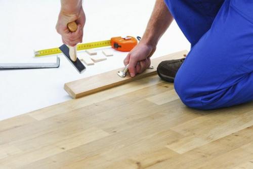 Укладка ламината на кухне. Монтаж подложки и изоляционного слоя