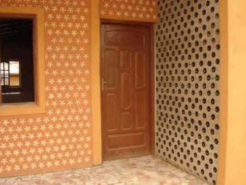 Дом из бутылок пластиковых. Как построить дом из пластиковых бутылок?