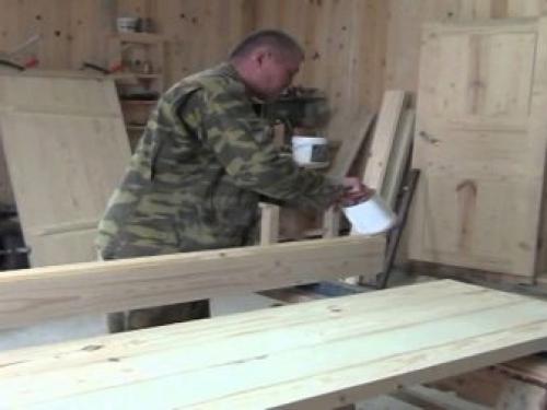 Двери сделать своими руками. Подбираем материал: особенности различной древесины 16