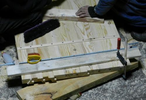 Дверь из шпунтованной доски своими руками. Как сделать дверь из досок: пошаговая инструкция