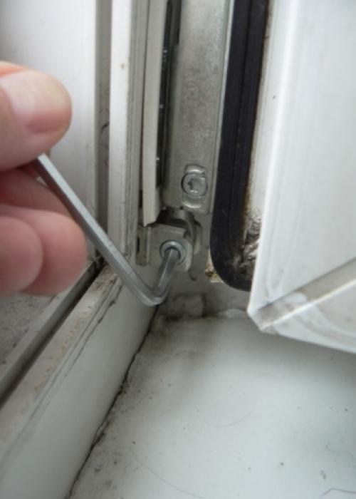 Какой уплотнитель для пластиковых окон лучше серый или черный. Разновидности уплотнителей для пластиковых окон 03 Какой уплотнитель для пластиковых окон лучше серый или черный. Разновидности уплотнителей для пластиковых окон 03