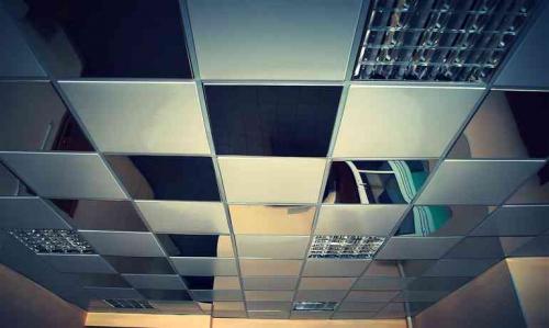 Почему потолочная плитка не приклеивается. Как клеить потолочную плитку, что бы она не отпала