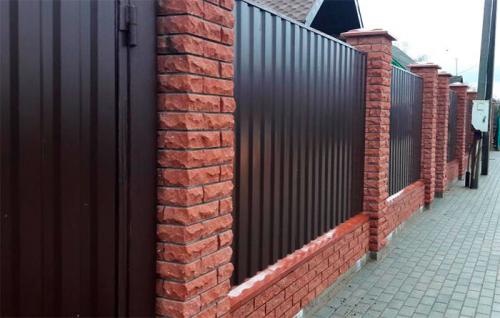 Забор из профнастила в рамке своими руками. Разбираем поэтапно –, как сделать забор из профнастила