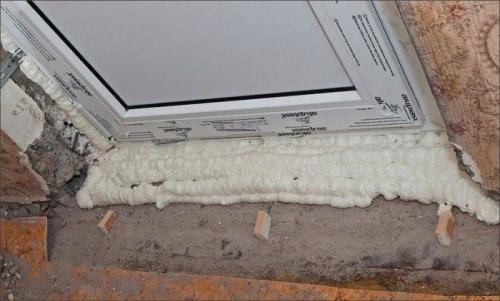 Как уплотнить старую балконную дверь. Как утеплить балконную дверь быстро и недорого