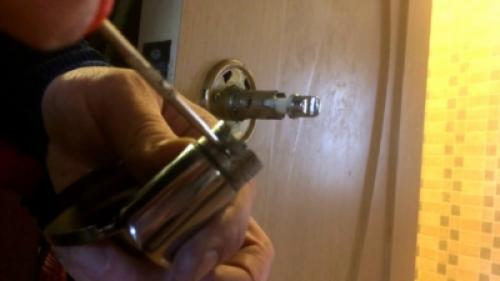 Замена ручек. Замена дверных ручек 02