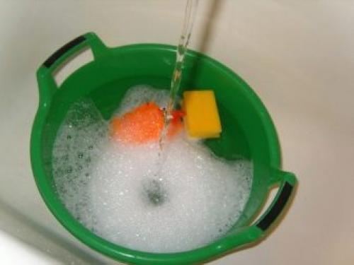 Чем смыть с потолка побелку. В каких случаях рекомендуется смывать белила 18