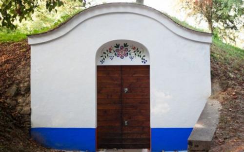 Металлическая овощная яма. Строим овощную яму из металлической емкости :: Гараж. Подвал :