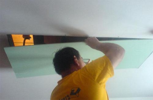 Как красить потолок из гипсокартона водоэмульсионной краской. Выбор краски для потолка 06 Как красить потолок из гипсокартона водоэмульсионной краской. Выбор краски для потолка 06