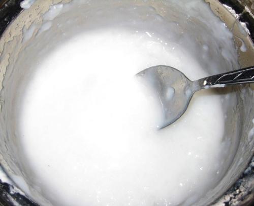 Чем смыть побелку с потолка быстро. Как быстро снять побелку с потолка: девять доступных способов