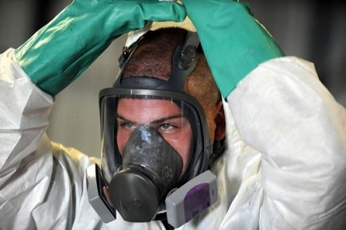 Чем смыть побелку с потолка. Чем и как смыть побелку с потолка: средства и способы, советы, видеоурок