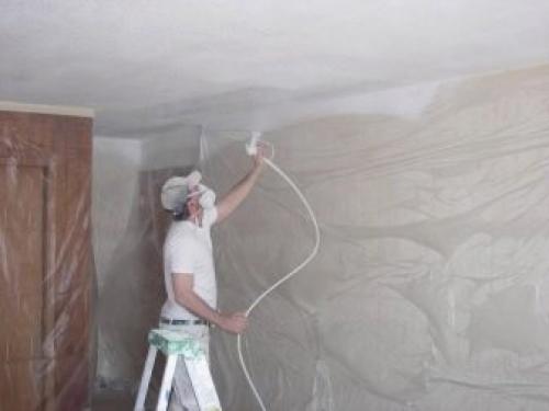 Чем смыть с потолка побелку. В каких случаях рекомендуется смывать белила 16